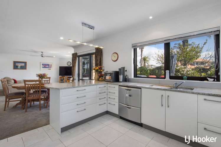 3 Athenree Heights Athenree_12