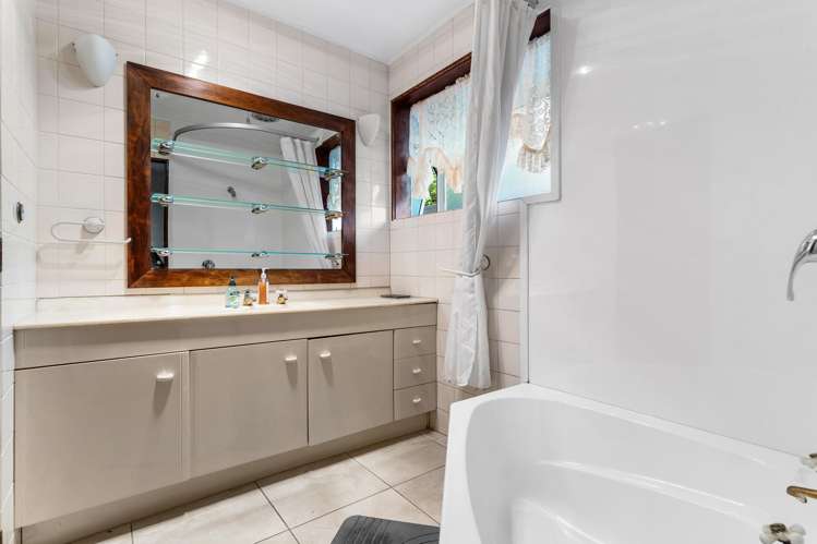 12 Karapiti Place Glen Eden_9