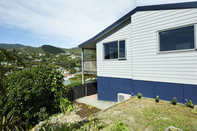 22 Saint Lawrence Street Toi Toi_1