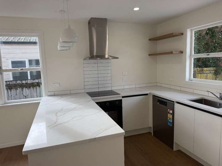 5b Levesque Street Birkdale_1