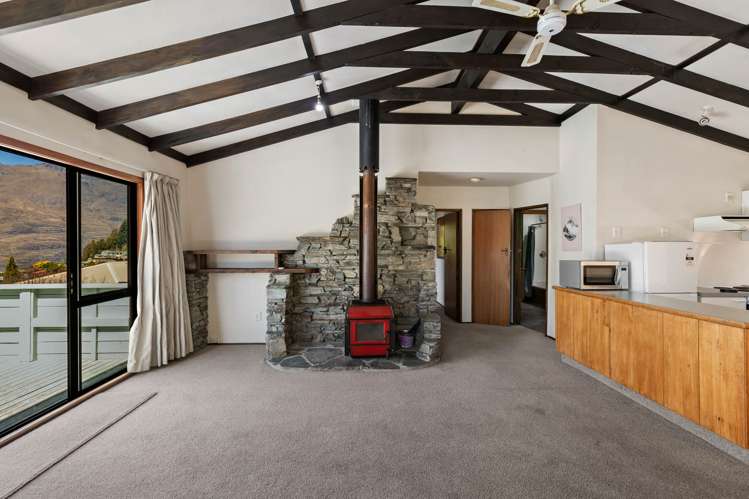 27 Avalon Crescent Fernhill/Sunshine Bay_8