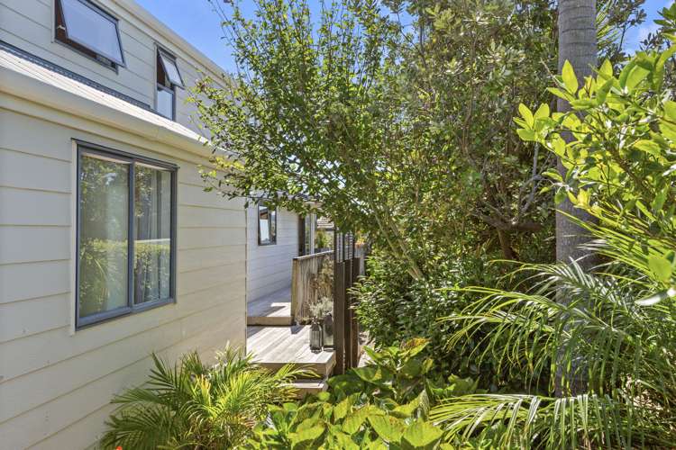 33 Manukau Road Raglan_19