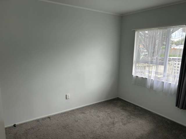 1/23 Challen Close Conifer Grove_4