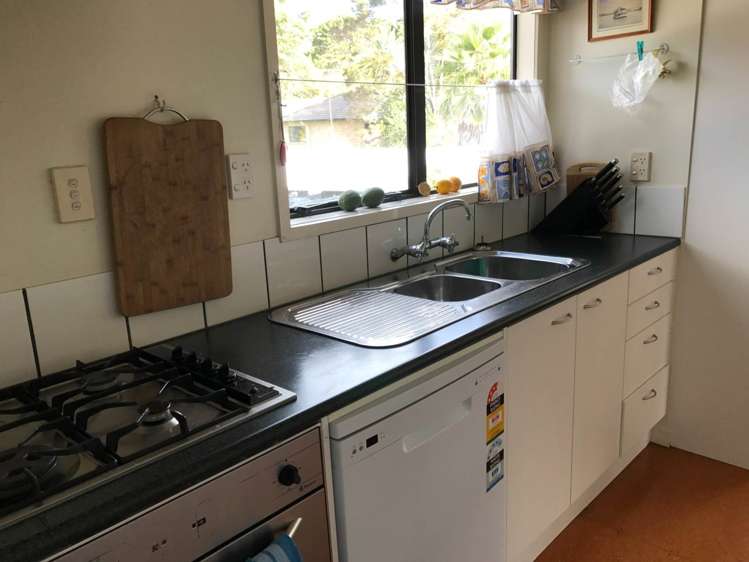 10 John Webster Place Glen Eden_11