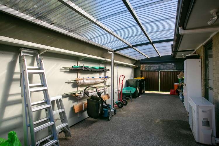 10 Fairburn Place Leamington_20