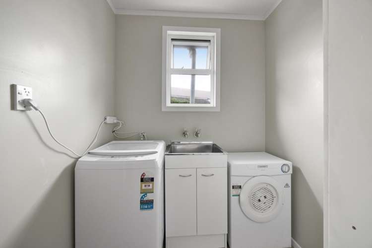 85 Collins Street Hawera_19