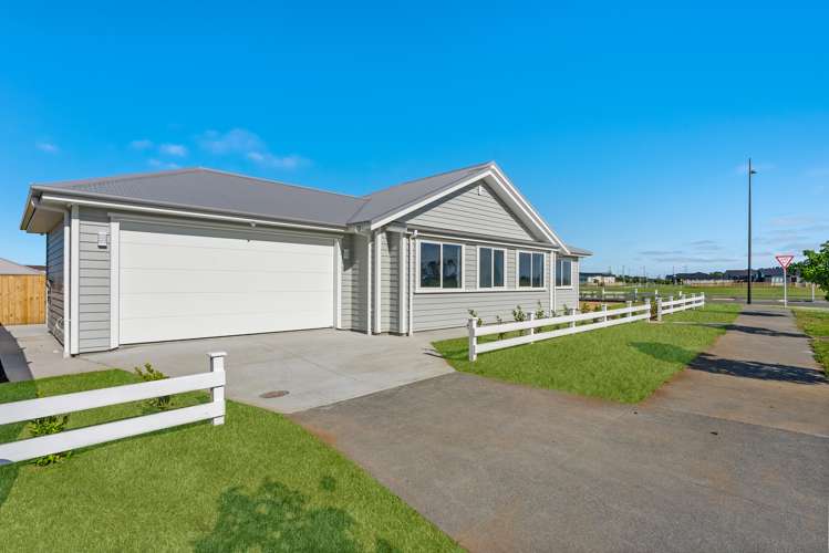 1 Koiora Road Clarks Beach_0