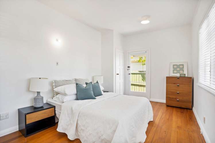 2091 Great North Road Avondale_10