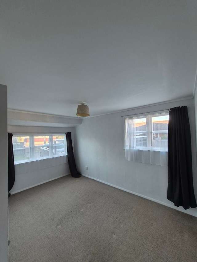 20A Camp Street Silverstream_2