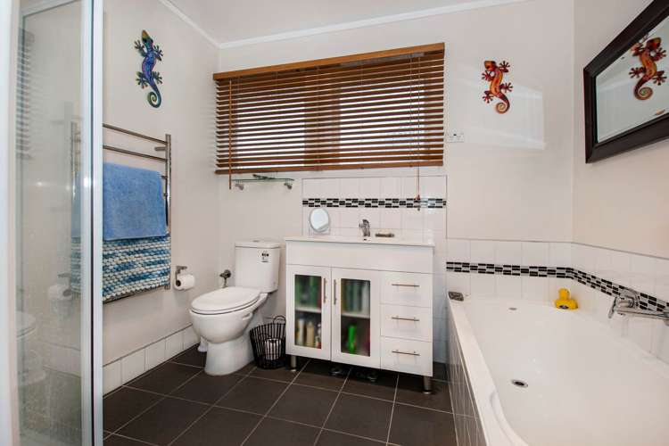 10 Leonard Place Onerahi_13