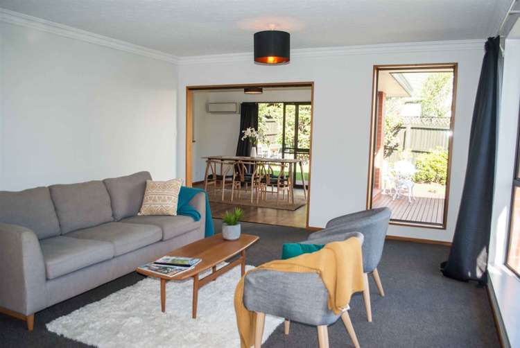 12 Esher Place Saint Martins_13