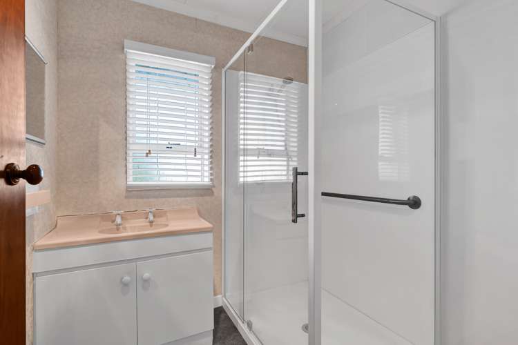 8b South Road Manaia_17