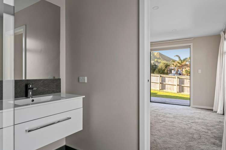 17 Beach Cove Wainui_18