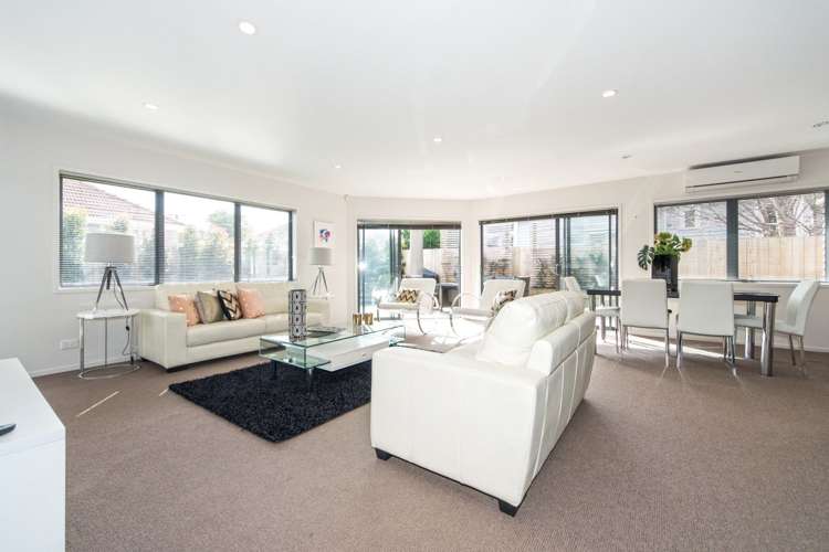 8a Coral Crescent Panmure_7