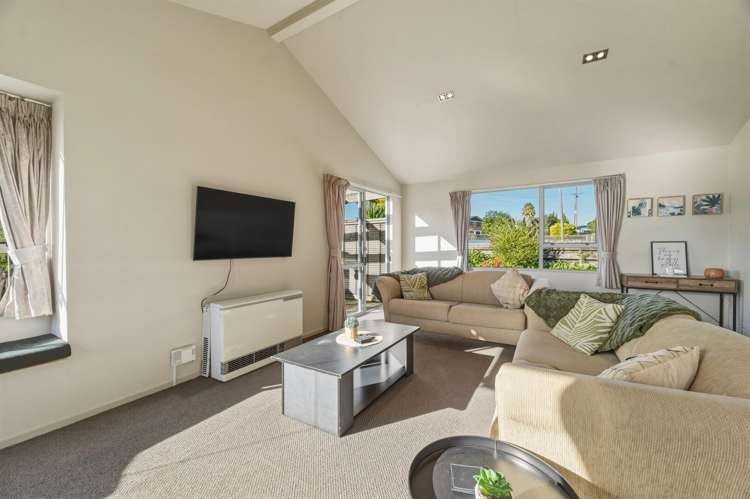 37 Basley Road Owhata_9