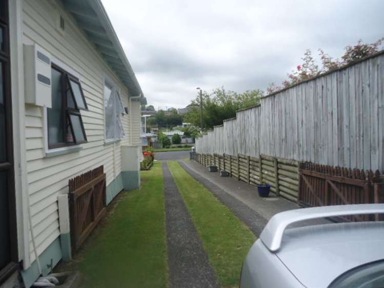 8 Station Street Tirau_17