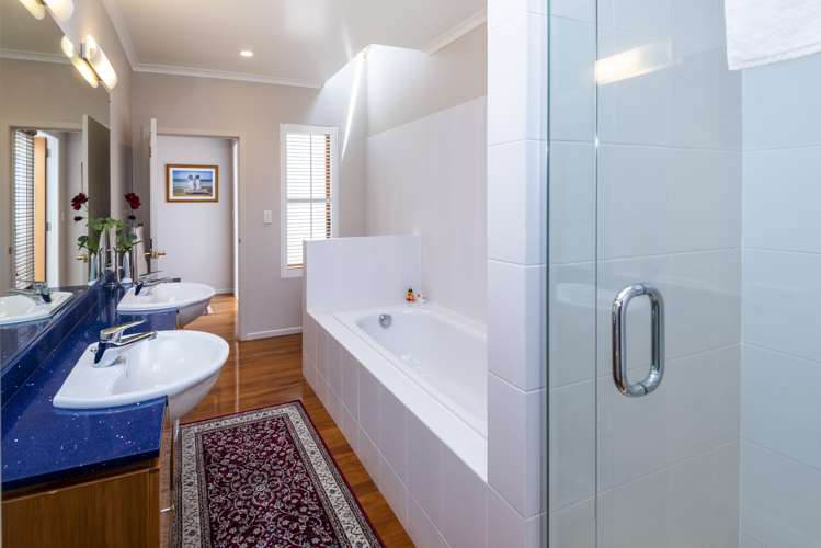 62 Parkhill Road Mellons Bay_13