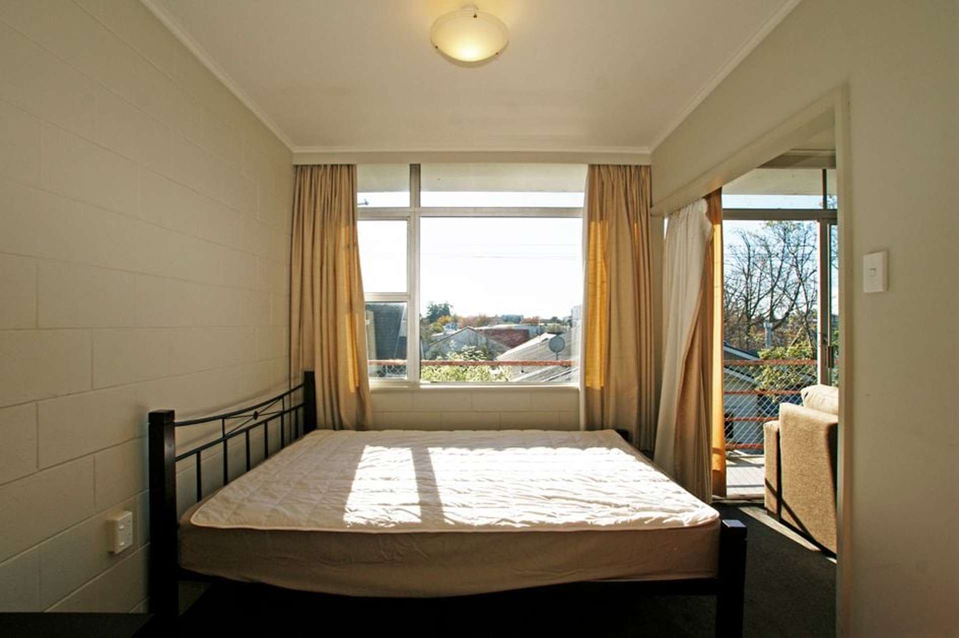 7/2 Hammond Street Hamilton Central_0