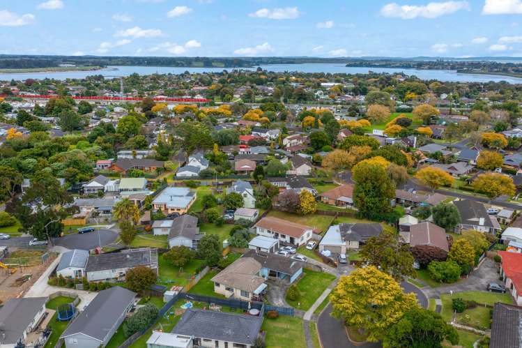 2/8 Kirrama Place Conifer Grove_11