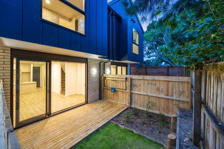 Unit E/38 Cascades Road Pakuranga Heights_7