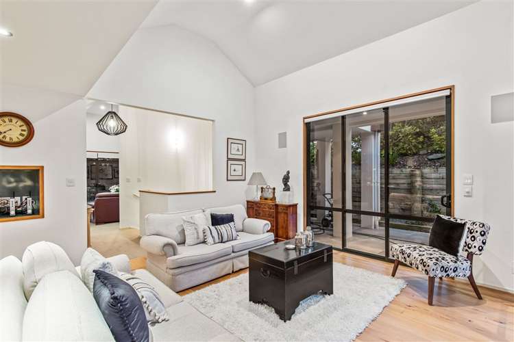 8 The Knoll Greenhithe_37