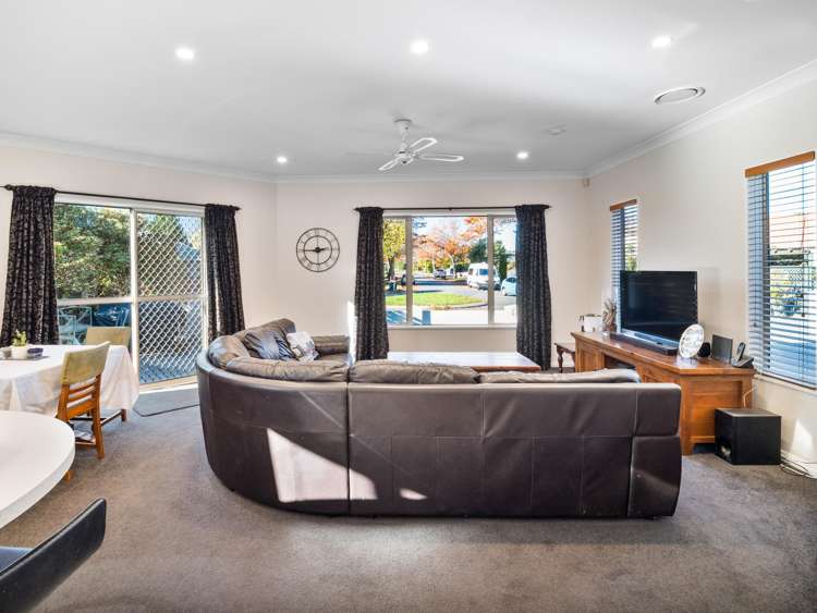 15 Sutton Place Dallington_6