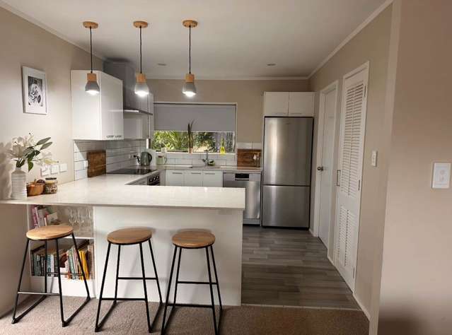 82A Stott Avenue Birkdale_2