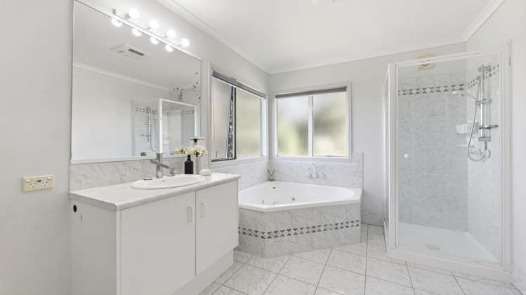 4 Careen Grove Gulf Harbour_18