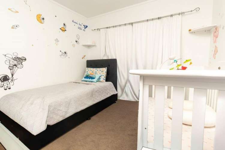 2/157 Spinella Drive 10878_4