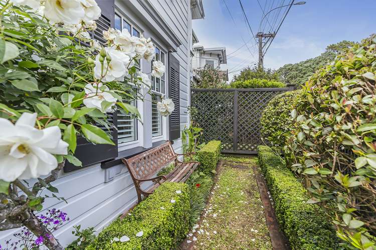 33 Grant Road Thorndon_14