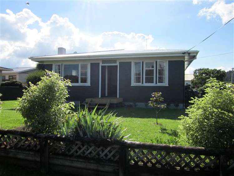 19 Johnston Street Waihi_21