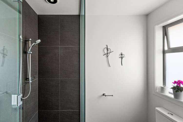 75 Lochhead Street Mahora_19