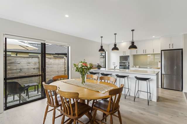 51 Couldrey Crescent Red Beach_4