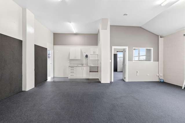 21 River Road Ngatea_3