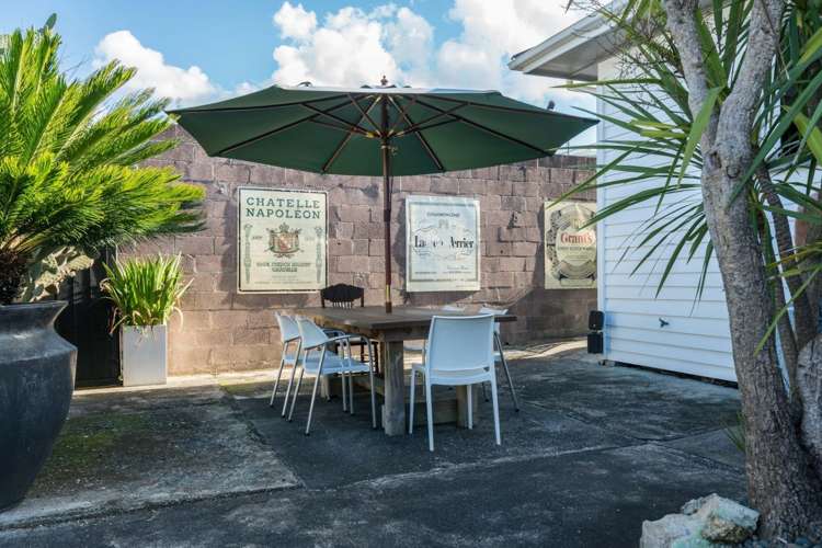 323 Western Hills Drive Avenues_15