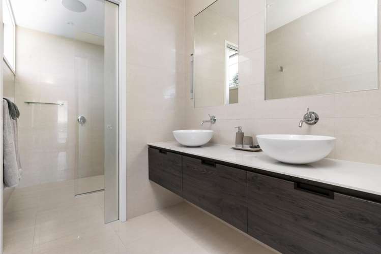 8 Avery Place Redcliffs_18