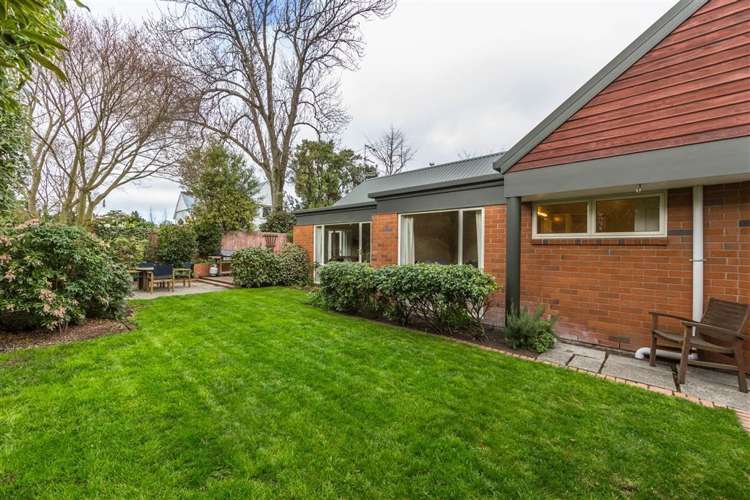 2/32a Bryndwr Road Fendalton_18