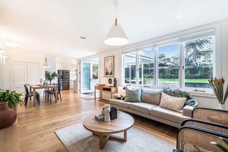 36 Old Lake Road Narrow Neck_7