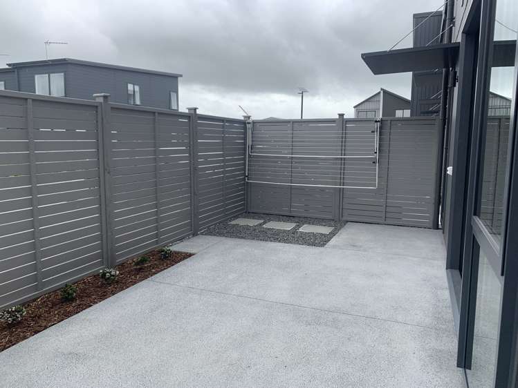 10 PORT WAY "PARK GREEN" Rosehill_24