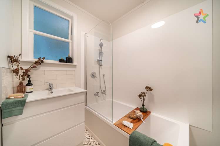 41 Bird Grove Stokes Valley_13