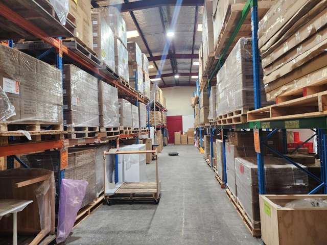 High stud warehouse for lease