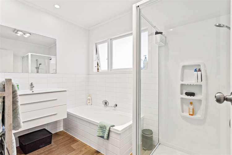 27 Gill Avenue Te Atatu Peninsula_11