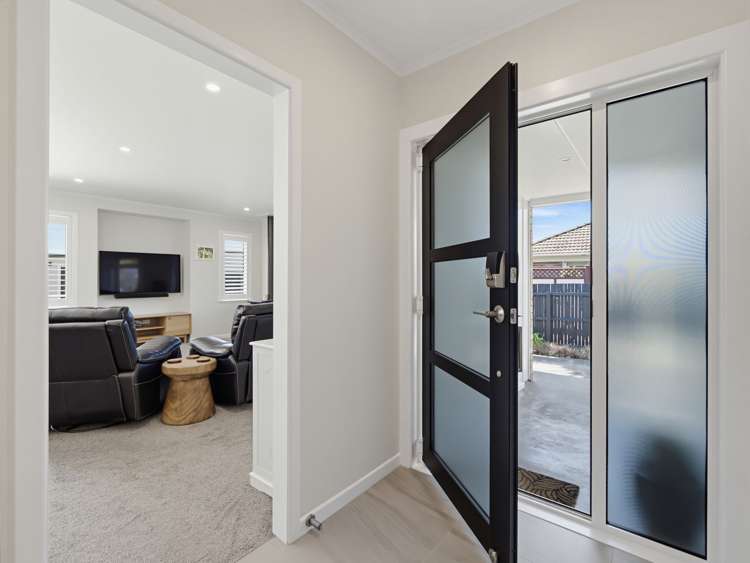 20 Lord Cobham Avenue_5