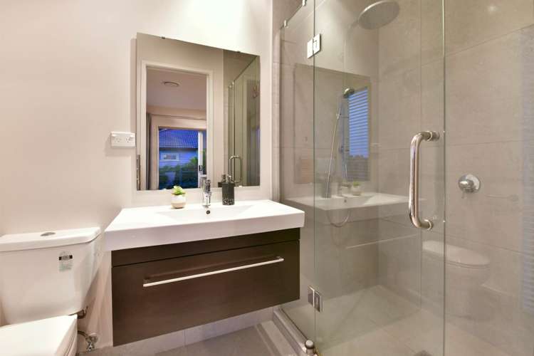 8 Bella Vista Drive Gulf Harbour_42