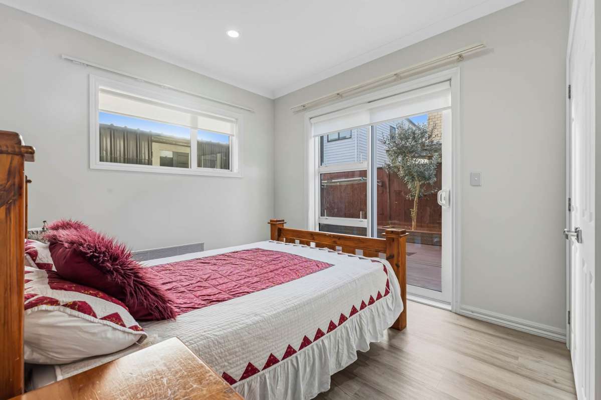 19 Kira Road_5