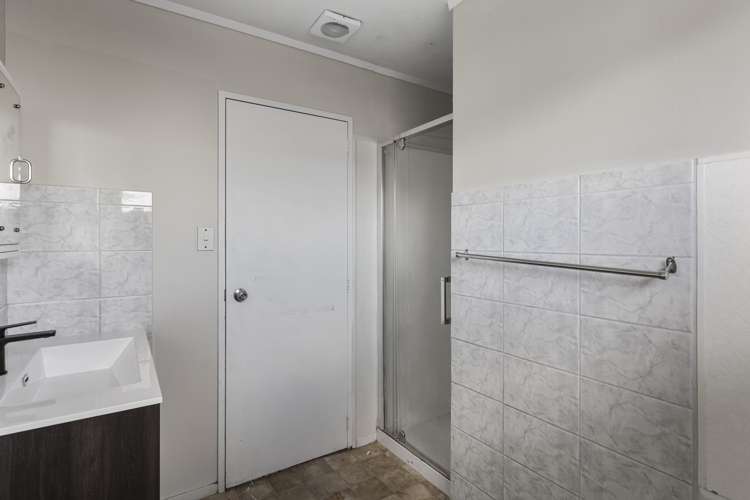 74 Maplesden Drive Clendon Park_13