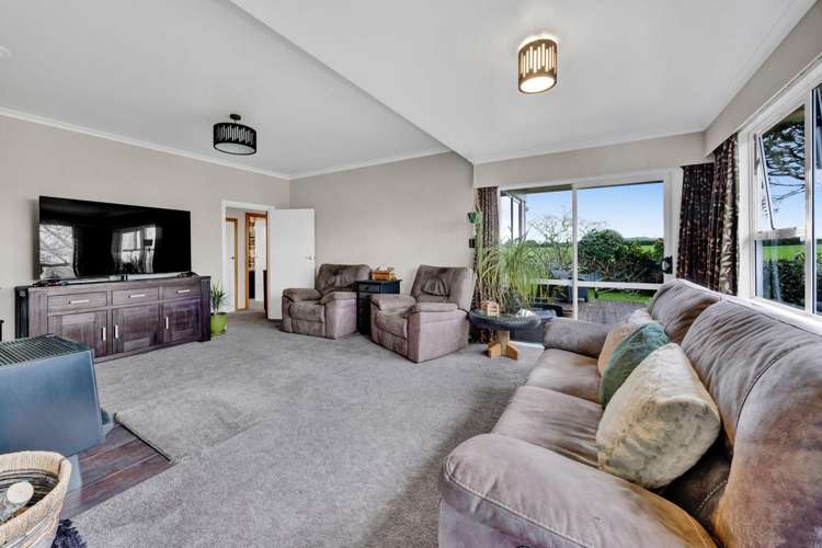 1156 East Road Toko_11
