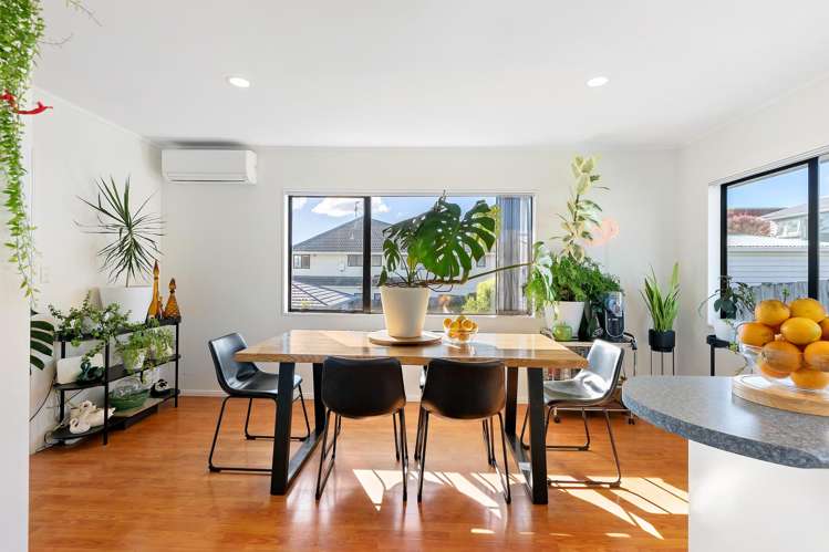 2/7 Arran Road Browns Bay_2