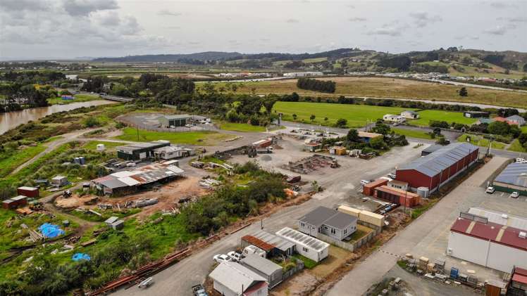 Yard A/109 - 111 Mill Road. Helensville_5