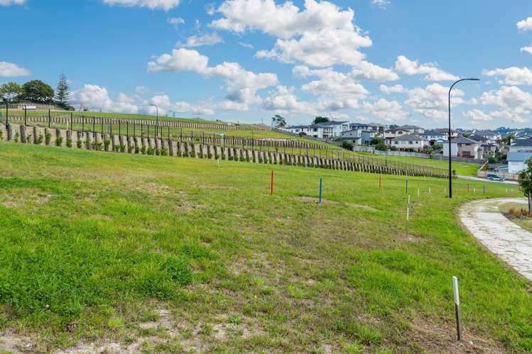 46 Fernhill Way Oteha_12